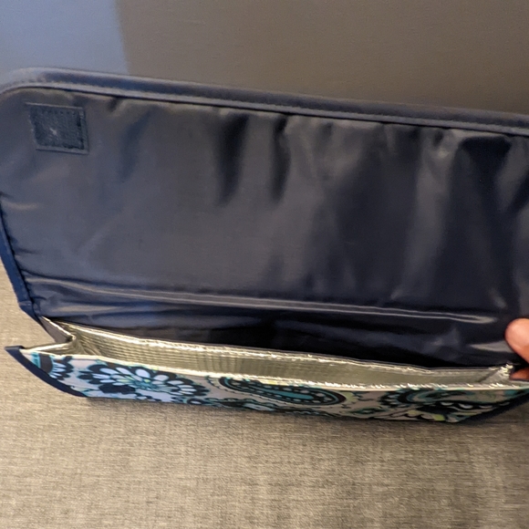 Thirty One Insulated Flat Iron Fold Over Paisley Day - Picture 2 of 2